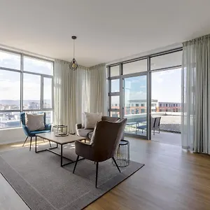 Apartment Axis Luxury By Century, Cape Town